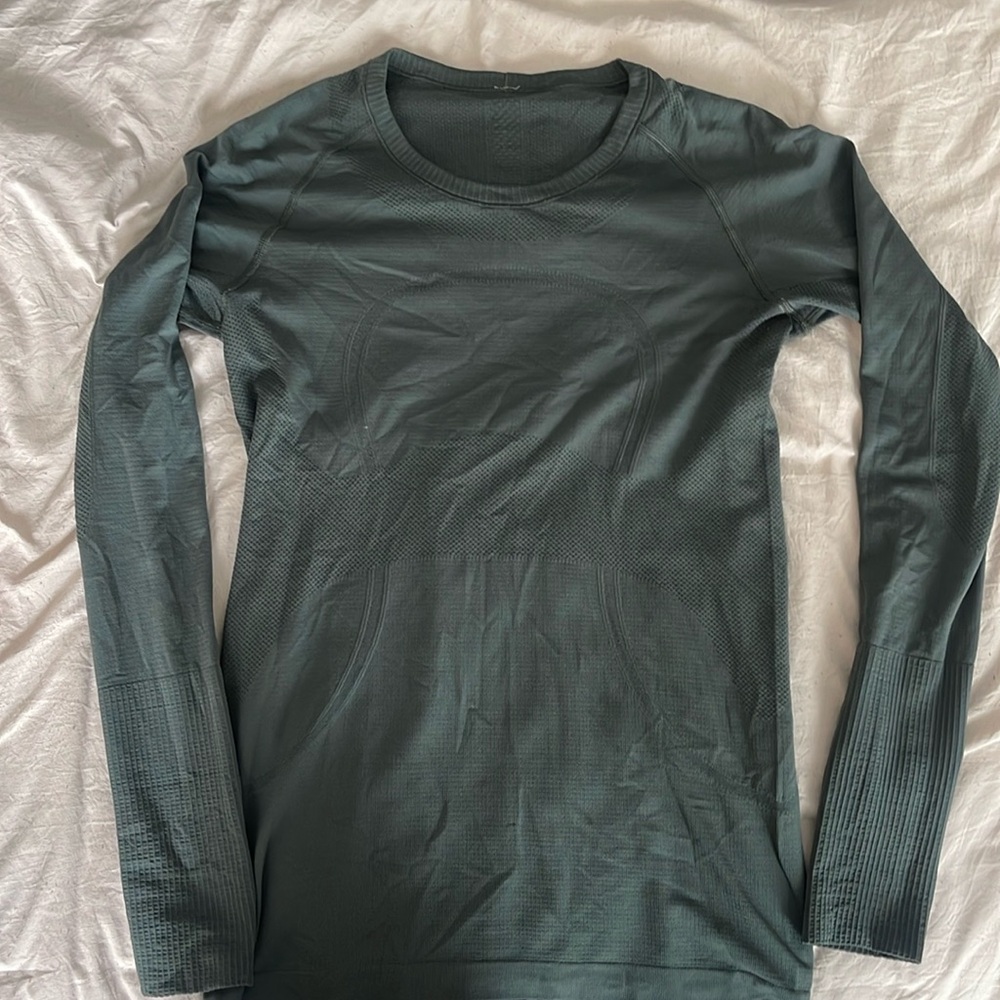 Lululemon long sleeve running top